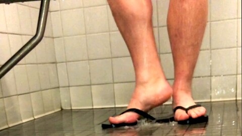 可在工作地点观看, 人字拖, toe fetish HD Gay movie