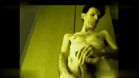Le beau britannique Freddie Sunfields dans un spectacle de sexe sauvage et multicolore HD Gay movie